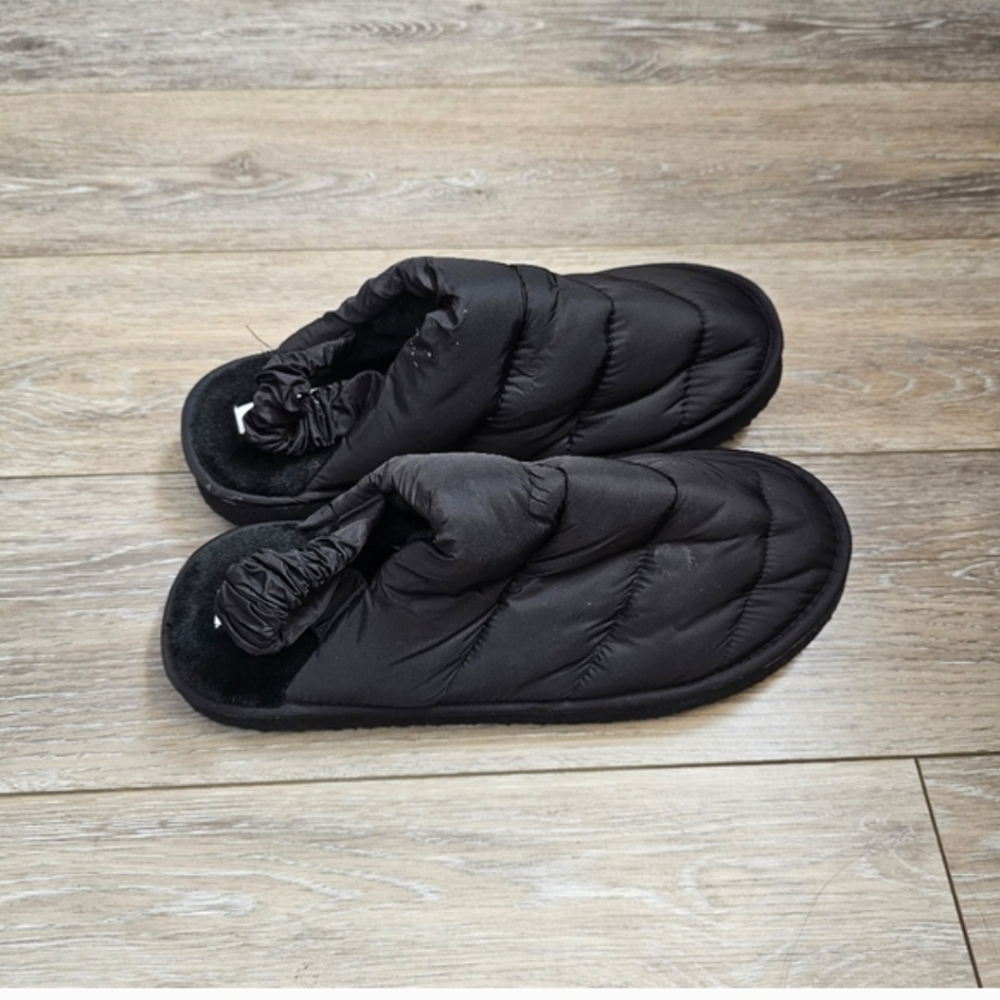 Black  H&M Quilted Slippers  Sz 11